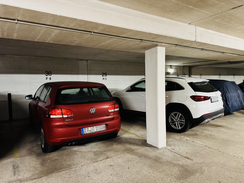 Tiefgaragenstellplatz