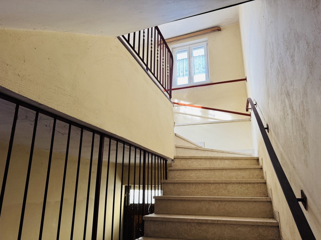 Treppe 2 zum OG
